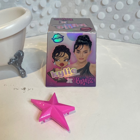 Bratz World House 🛁Bath tub with Yasmin doll bundle - Picture 9 of 16